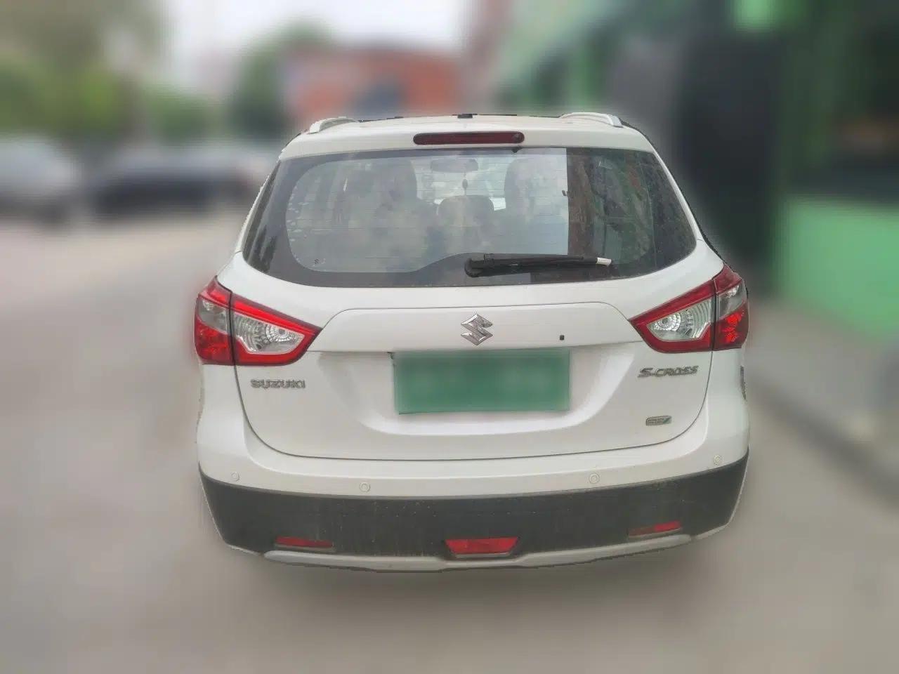 Suzuki S-Cross 2014 1.6L Manual Two-Wheel Drive Elite Model — миниатюра 5