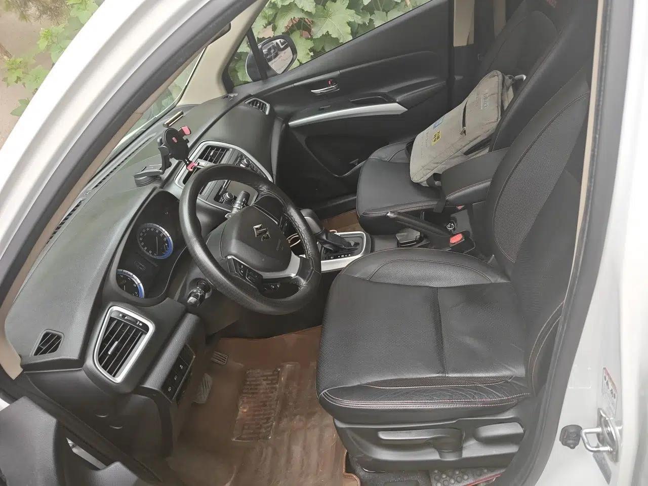 Suzuki S-Cross 2014 1.6L CVT Two-Wheel Drive Elite Version — миниатюра 12