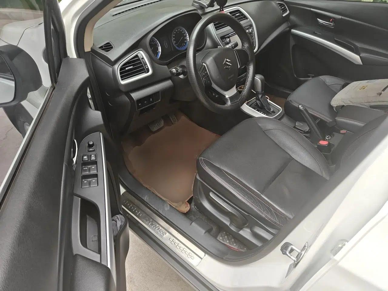 Suzuki S-Cross 2014 1.6L CVT Two-Wheel Drive Elite Version — миниатюра 13
