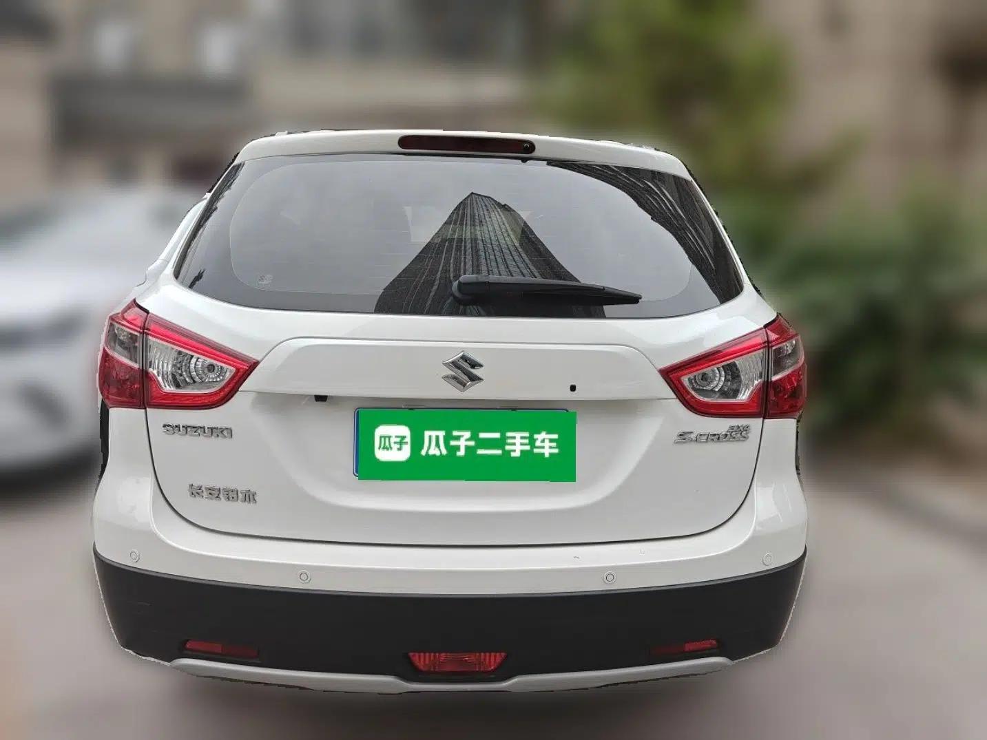 Suzuki S-Cross 2014 1.6L CVT Two-Wheel Drive Elite Version — миниатюра 3