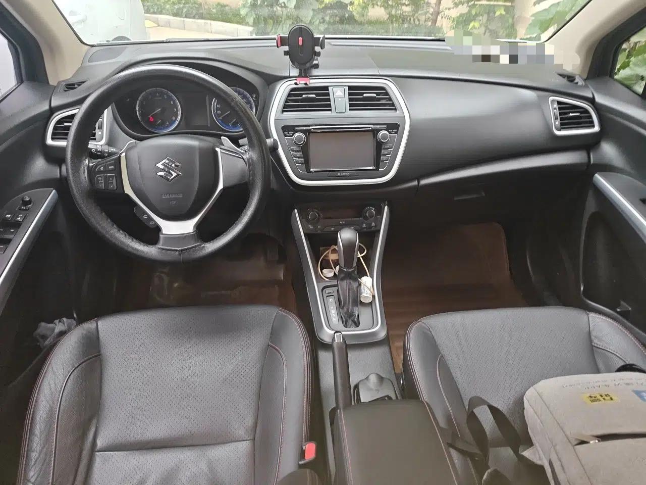 Suzuki S-Cross 2014 1.6L CVT Two-Wheel Drive Elite Version — миниатюра 6