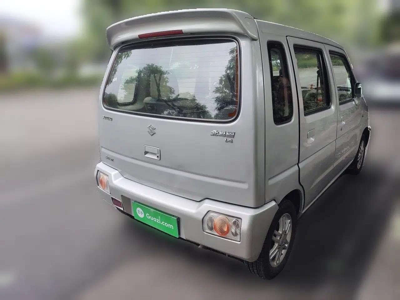 Suzuki Wagon R 2012 All-Purpose Model 1.4L Manual Standard Version — миниатюра 6