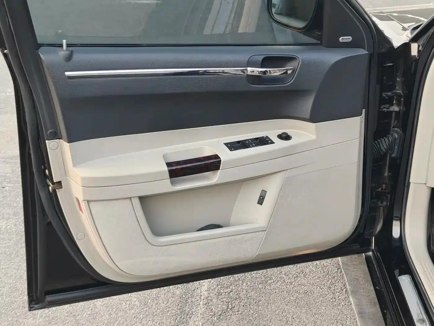 Chrysler 300C 2007 2.7L Business Edition — миниатюра 8
