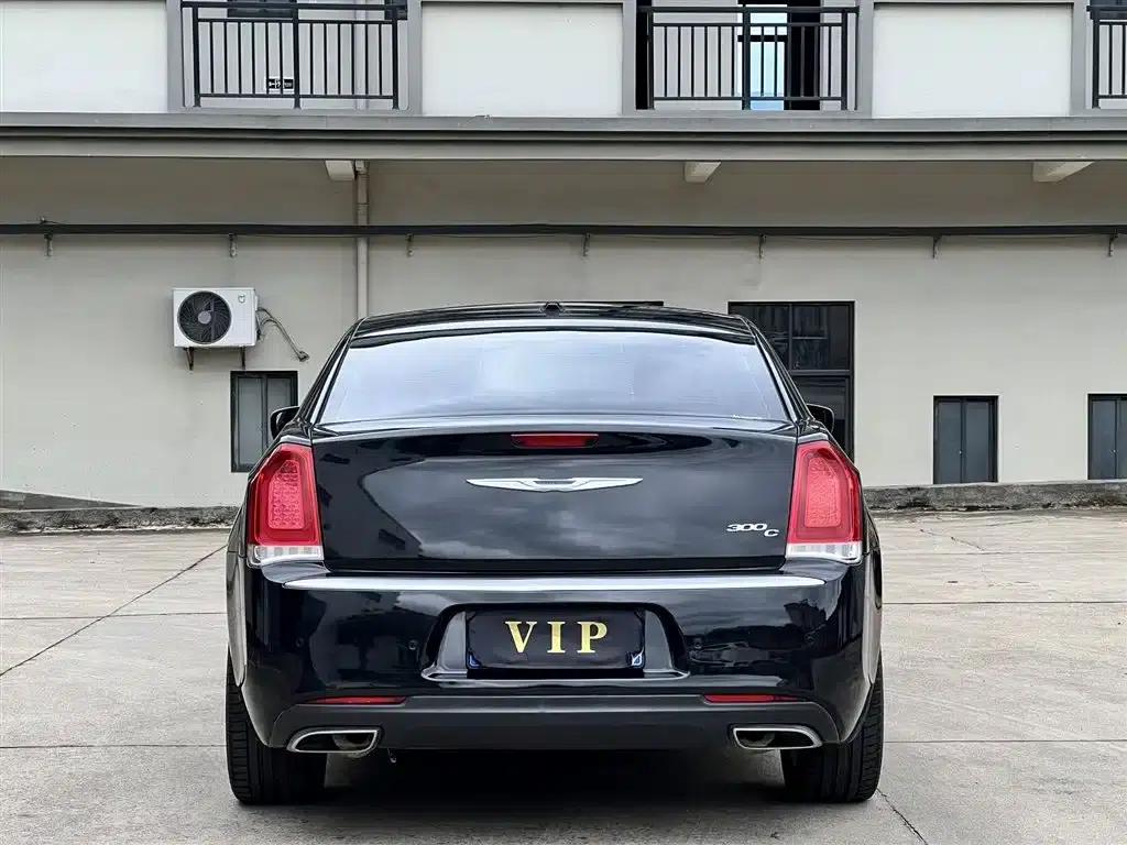 2016 Chrysler 300C Imported Model 3.0L Super Edition — миниатюра 5