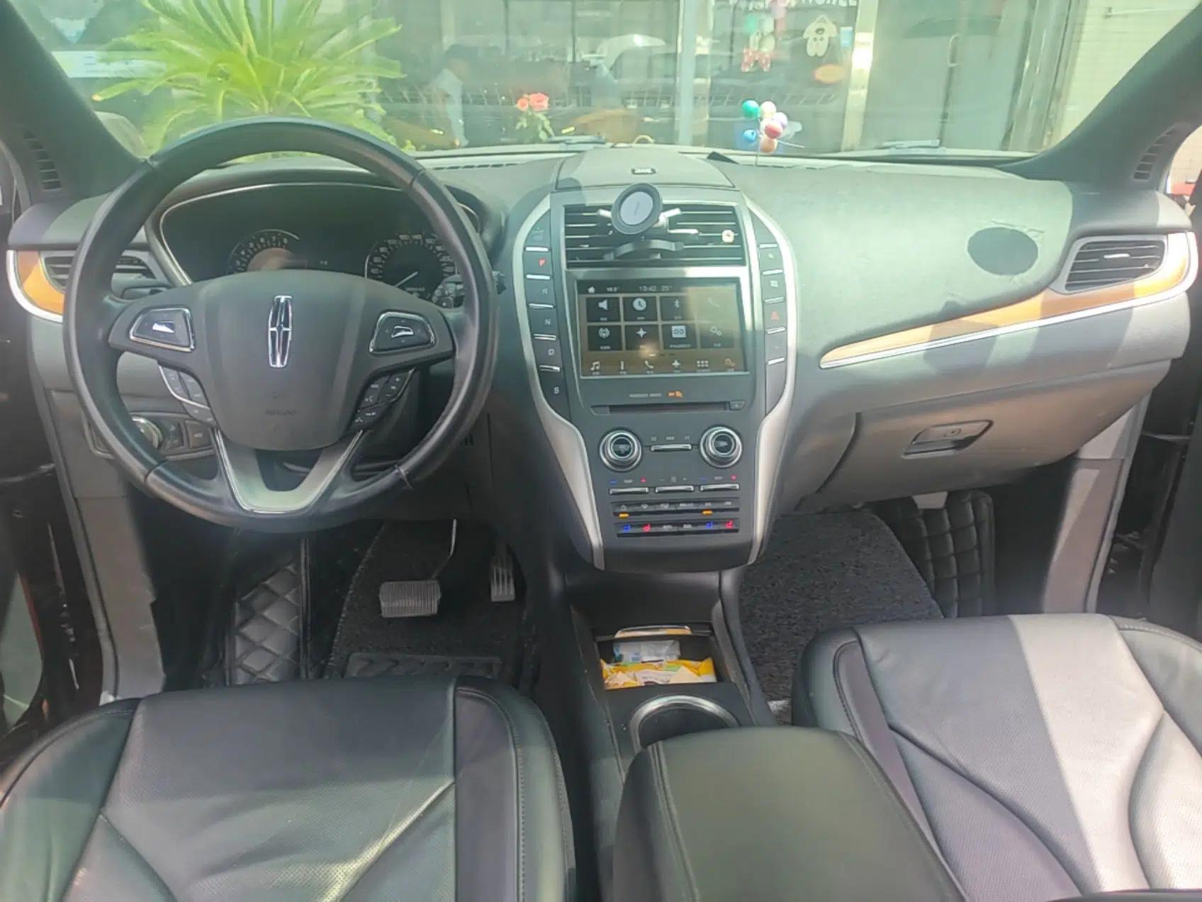 Lincoln MKC 2017 2.0T Four-Wheel Drive Prestige Edition — миниатюра 13