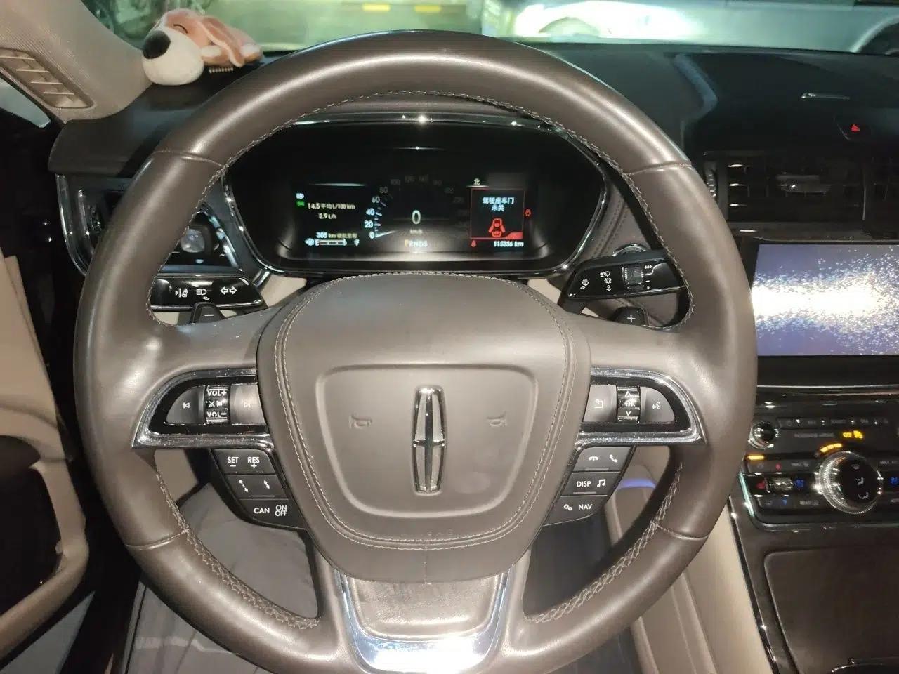 Lincoln Continental 2017 3.0T Four-Wheel Drive Prestige Edition — миниатюра 9