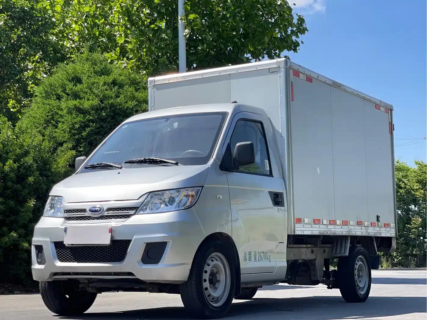 UJING EV 2022 Standard Van — миниатюра 1