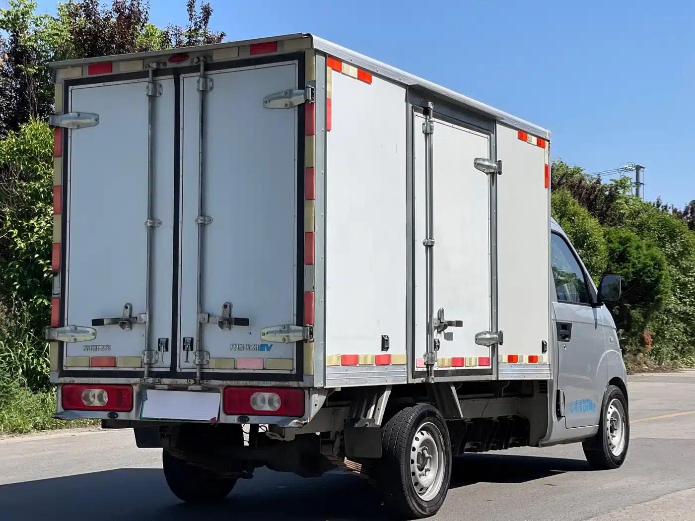 UJING EV 2022 Standard Van — миниатюра 7