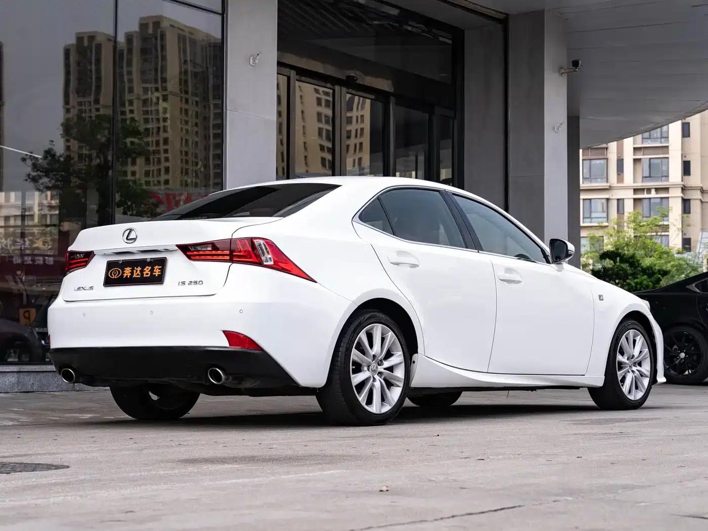 Lexus IS 2013 250 F SPORT — миниатюра 3