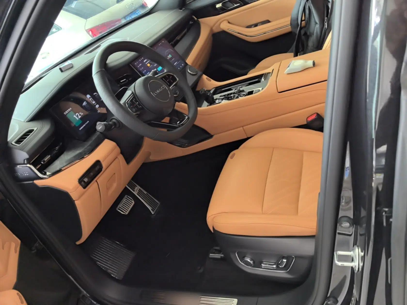 Lynk & Co 09 EM-P 2021 2.0T PHEV Halo Seven-Seater — миниатюра 17
