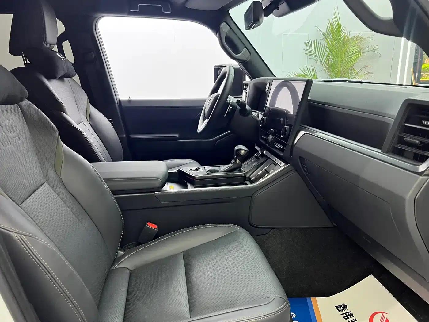 Lexus GX 2024 Overtrail Peak Edition — миниатюра 13