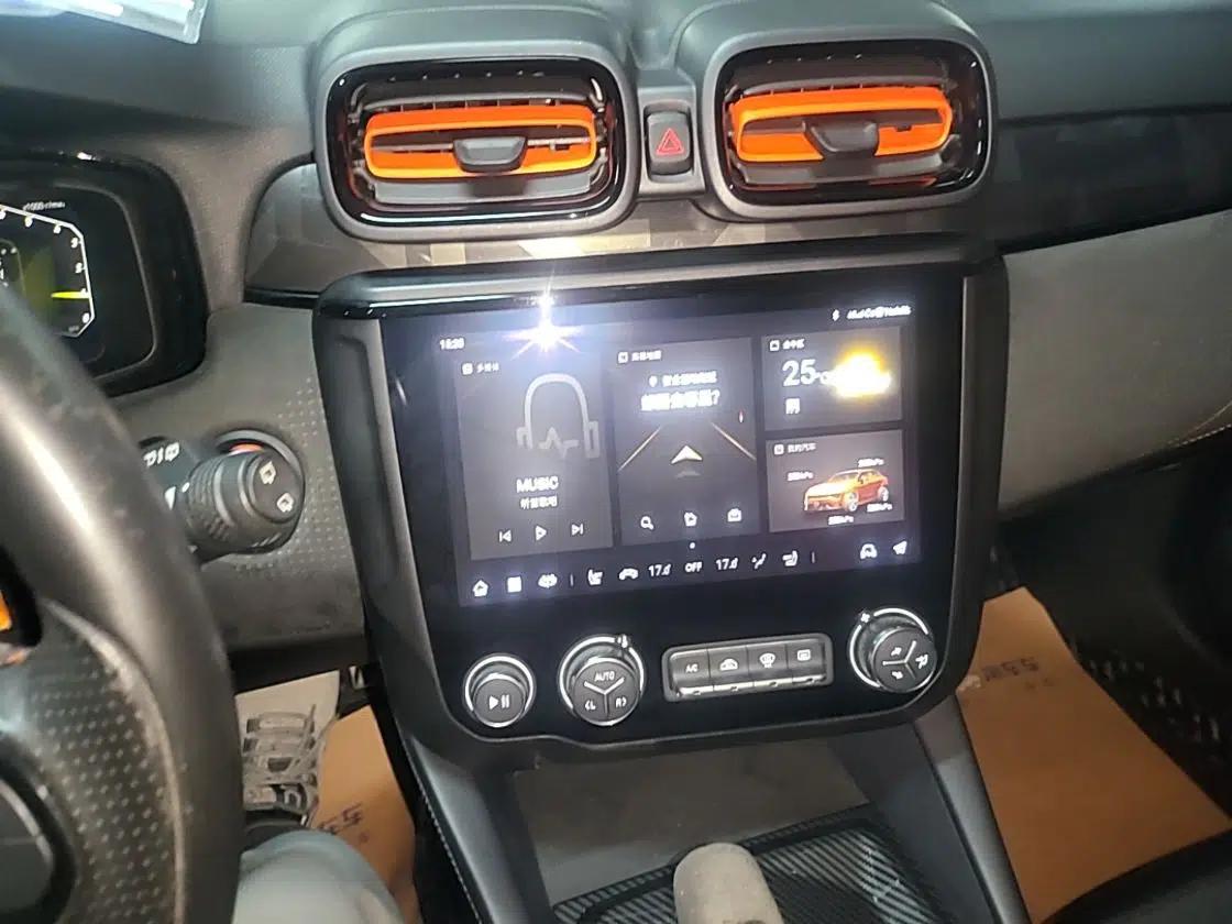Lynk & Co 02 Hatchback 2021 2.0TD Halo — миниатюра 16
