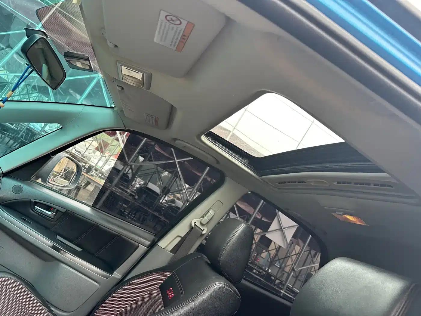 2010 Suzuki SX4 Hatchback 1.6L Automatic Champion Limited Edition — миниатюра 11