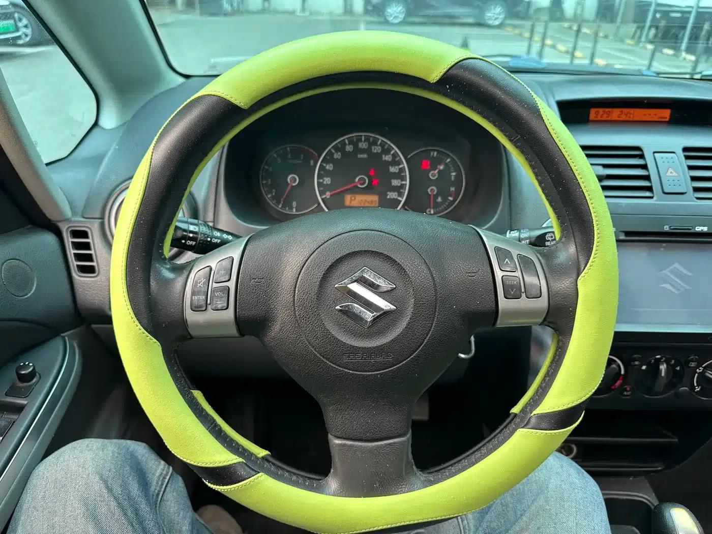 2010 Suzuki SX4 Hatchback 1.6L Automatic Champion Limited Edition — миниатюра 18