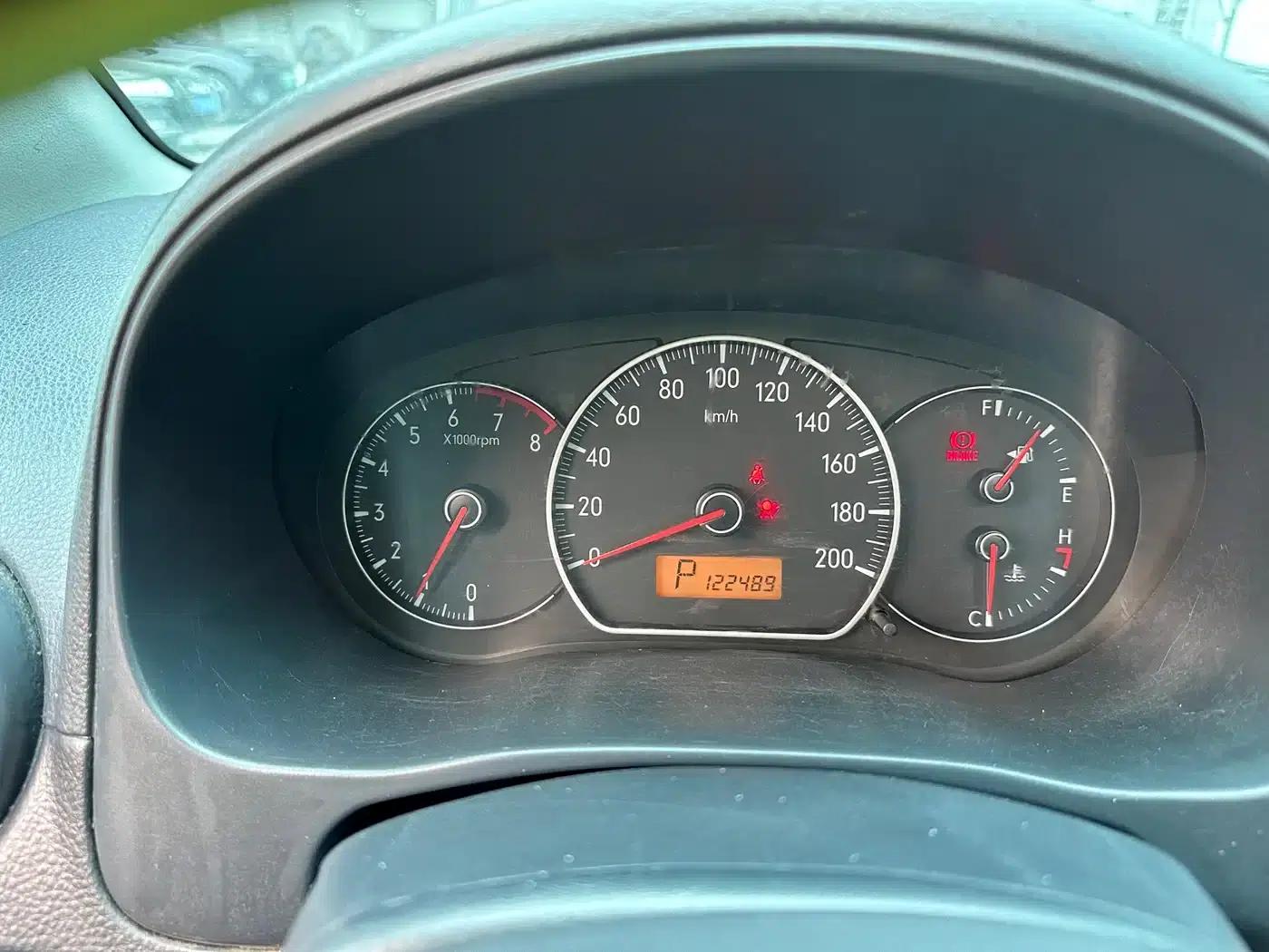 2010 Suzuki SX4 Hatchback 1.6L Automatic Champion Limited Edition — миниатюра 19