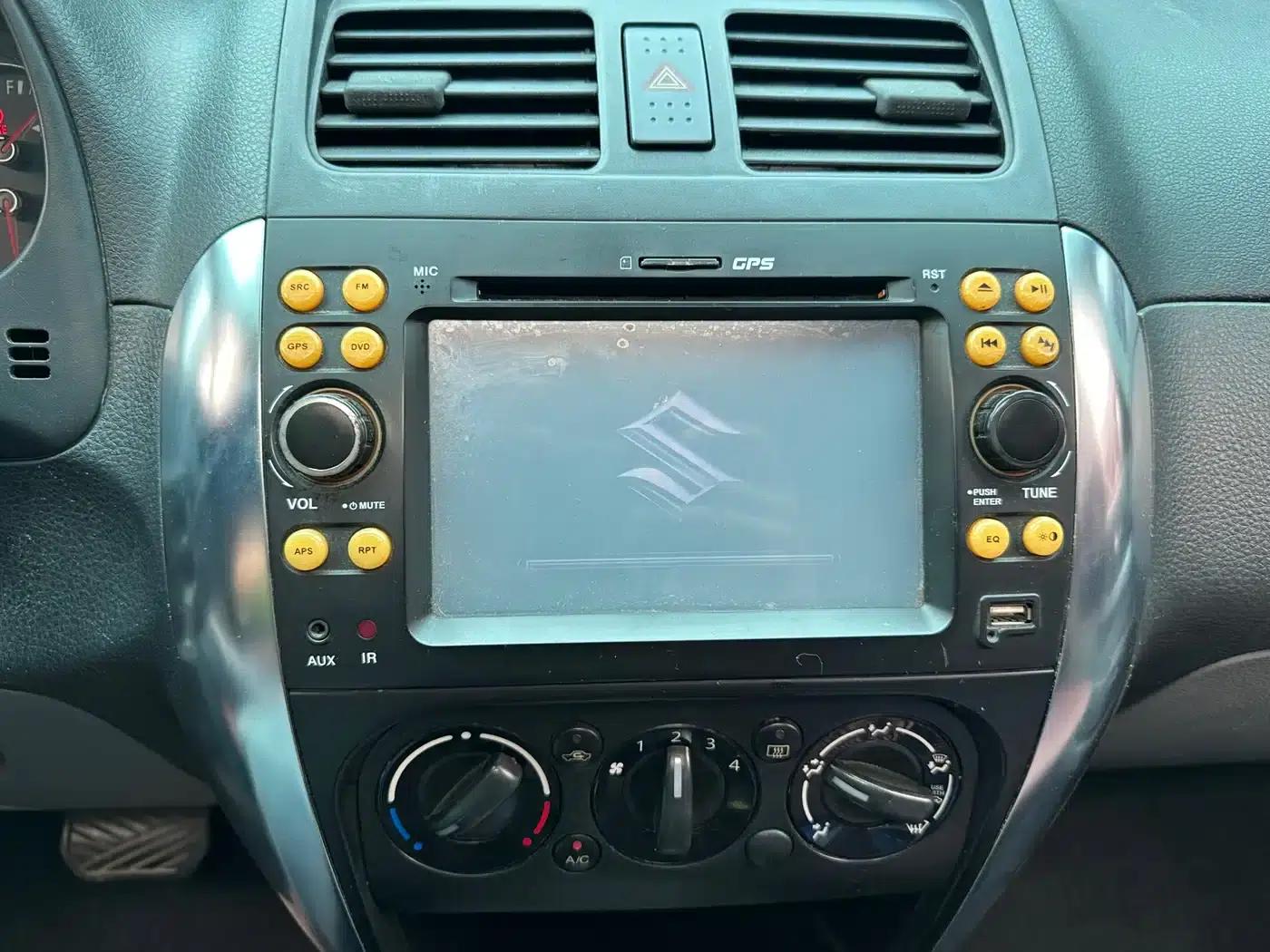 2010 Suzuki SX4 Hatchback 1.6L Automatic Champion Limited Edition — миниатюра 20