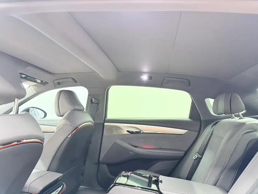 VOYAH PASSION 2024 PHEV Four-Wheel Drive Ultra-Long Range Flagship Model — миниатюра 16