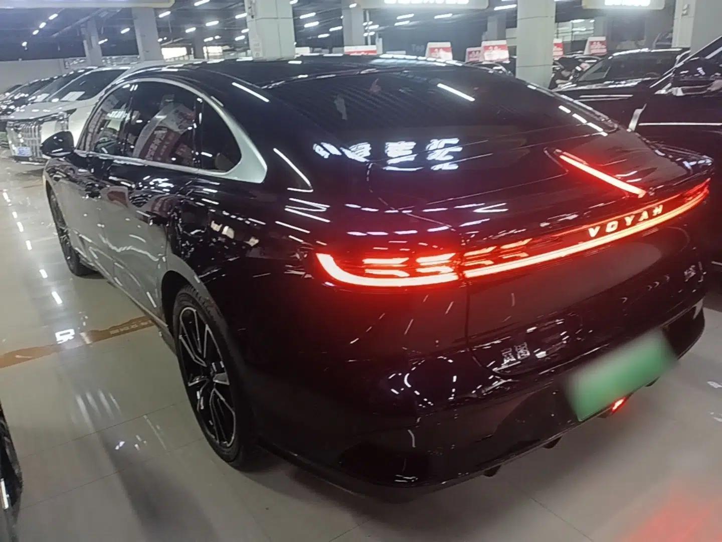 VOYAH PASSION 2024 PHEV Four-Wheel Drive Ultra-Long Range Flagship Model — миниатюра 7