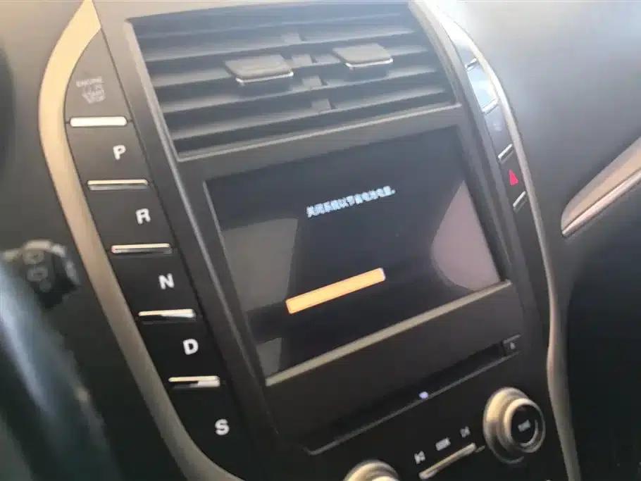 Lincoln MKC 2017 2.0T Two-Wheel Drive Premium Edition — миниатюра 13