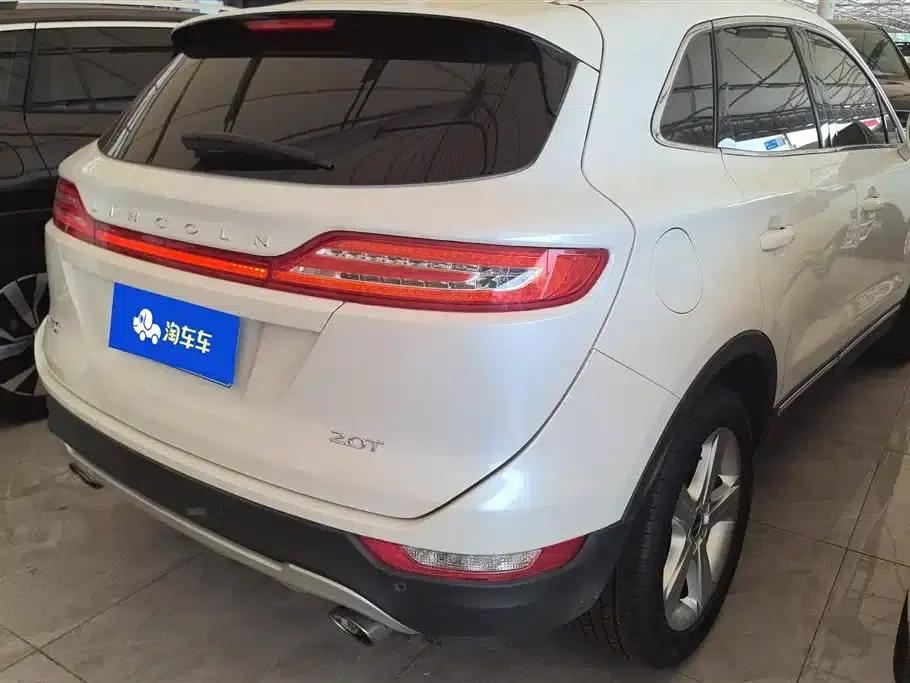 Lincoln MKC 2017 2.0T Two-Wheel Drive Premium Edition — миниатюра 3