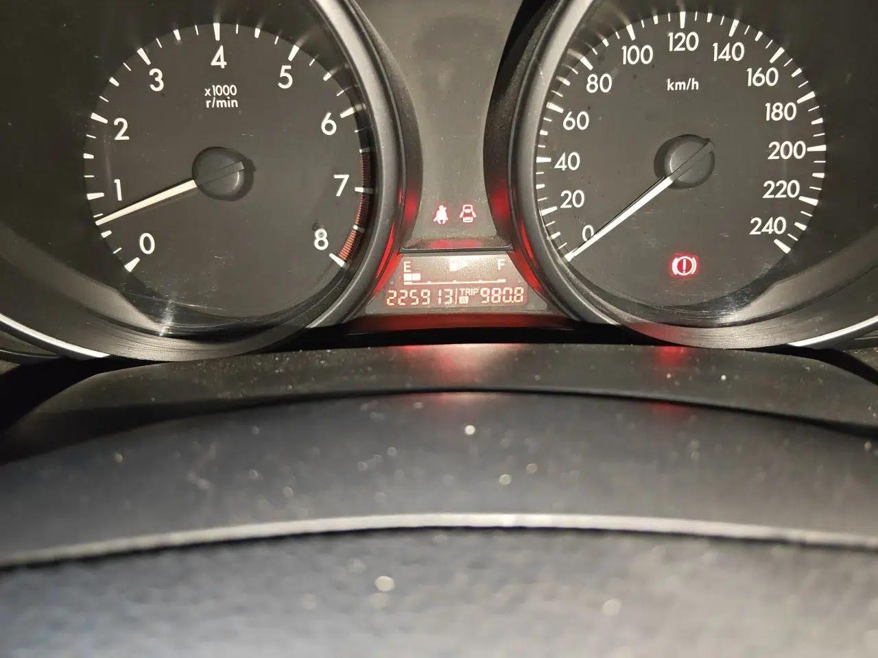 Mazda 3 2011 Sedan 1.6L Manual Comfort Model — миниатюра 13