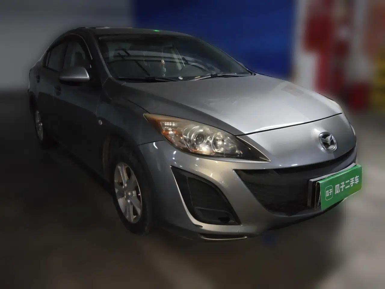 Mazda 3 2011 Sedan 1.6L Manual Comfort Model — миниатюра 3