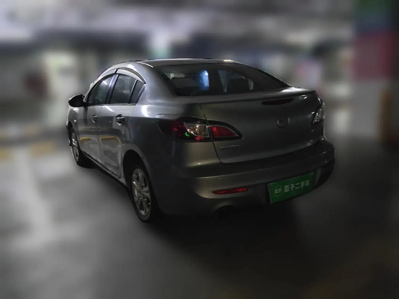 Mazda 3 2011 Sedan 1.6L Manual Comfort Model — миниатюра 4