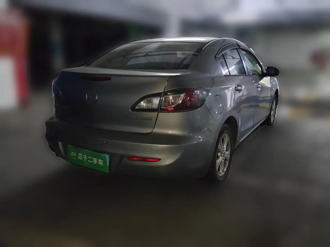 Mazda 3 2011 Sedan 1.6L Manual Comfort Model — миниатюра 6