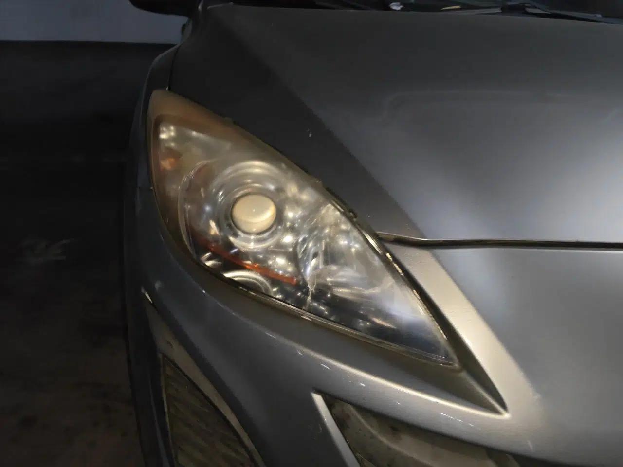 Mazda 3 2011 Sedan 1.6L Manual Comfort Model — миниатюра 7