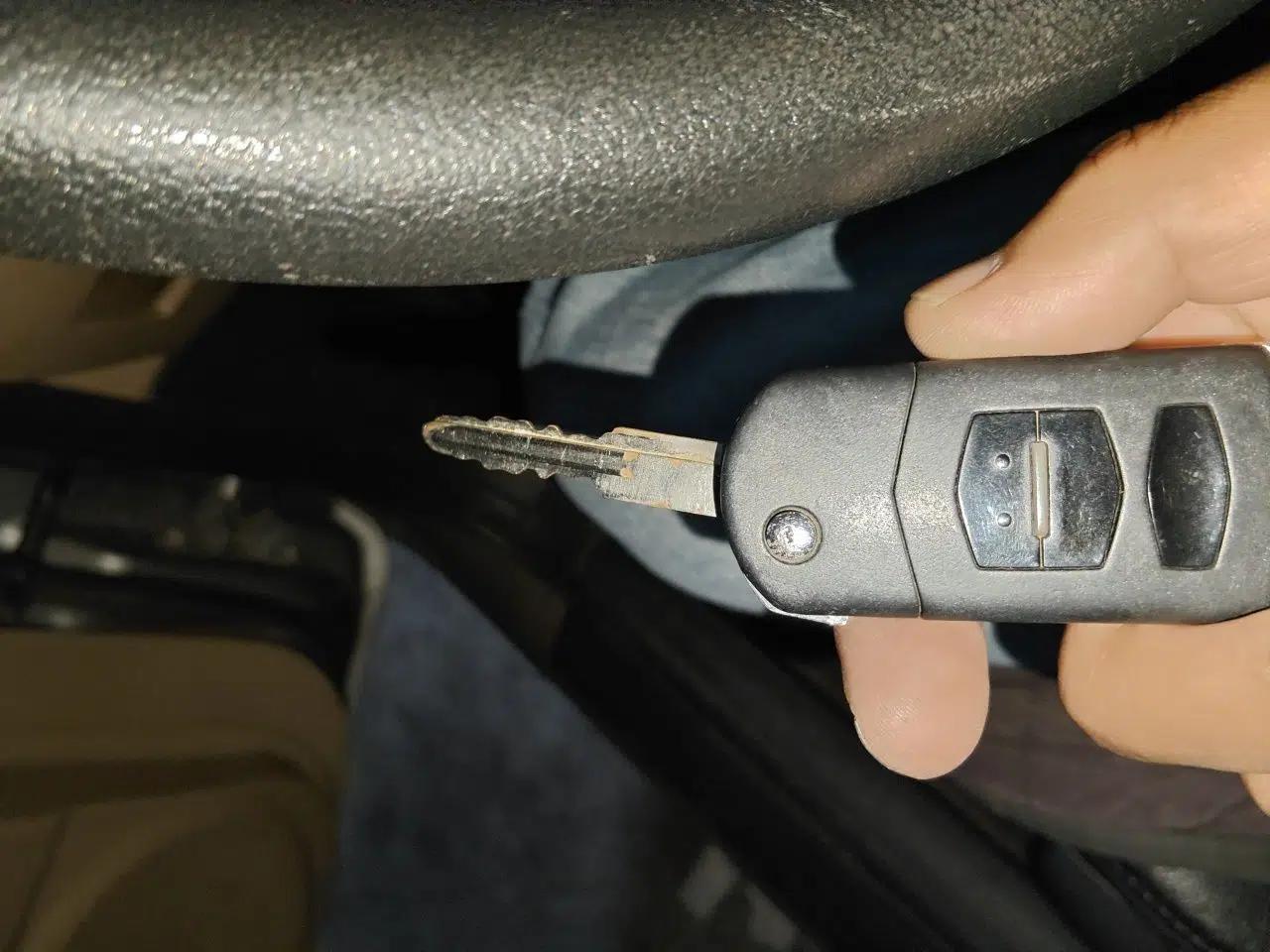 Mazda 3 2011 Sedan 1.6L Manual Comfort Model — миниатюра 9