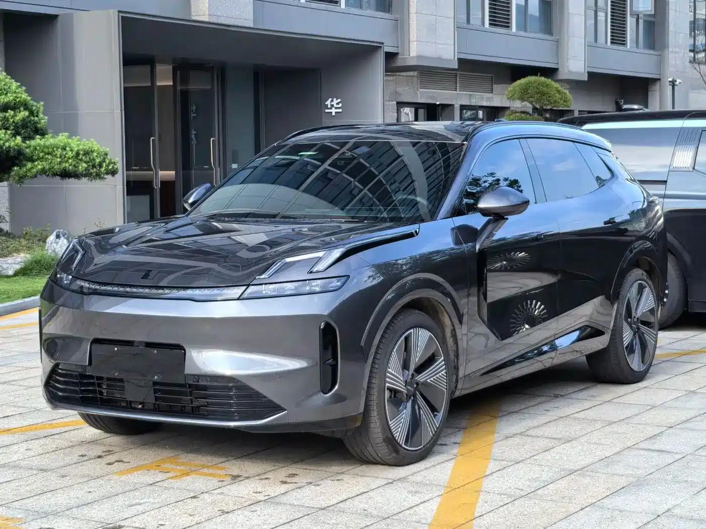 Lynk & Co 08 EM-P 2025 model, 120km long range Halo — миниатюра 1