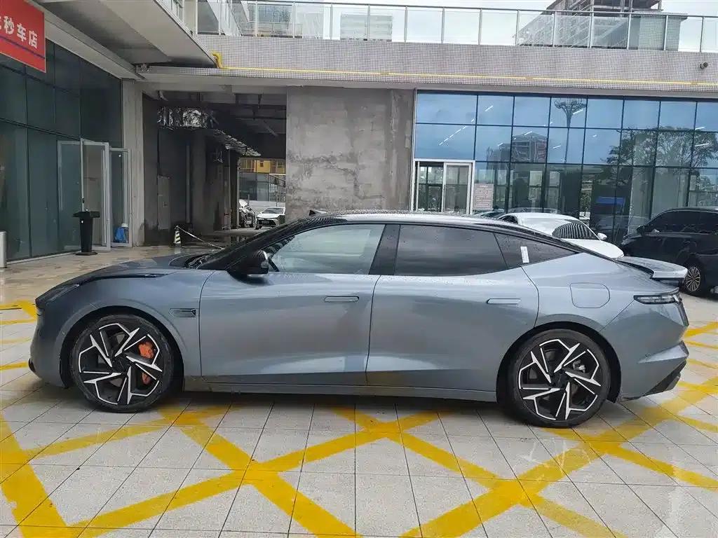Lynk & Co Z10 2024 Model 95kWh 702km AWD Intelligent Driving Ultra — миниатюра 3