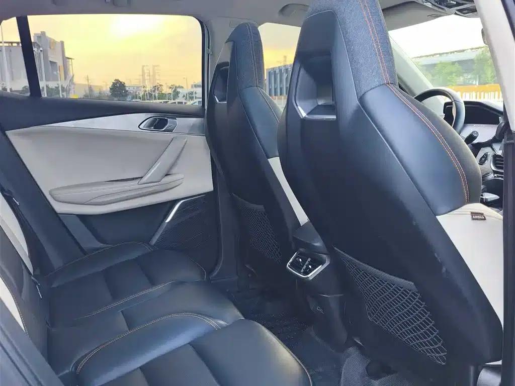 Lynk & Co 06 EM-P 2022 PHEV 84KM Range Pro — миниатюра 11