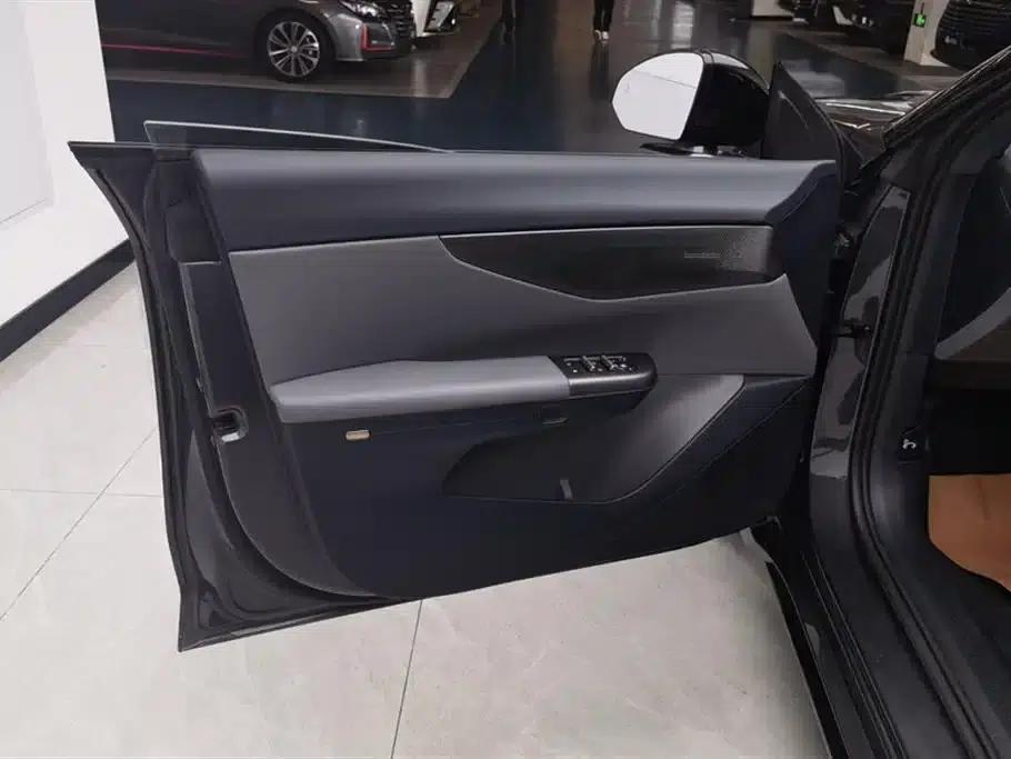 Lynk & Co 07 EM-P 2024 Model, EM-P 126km Long Range, Halo — миниатюра 7