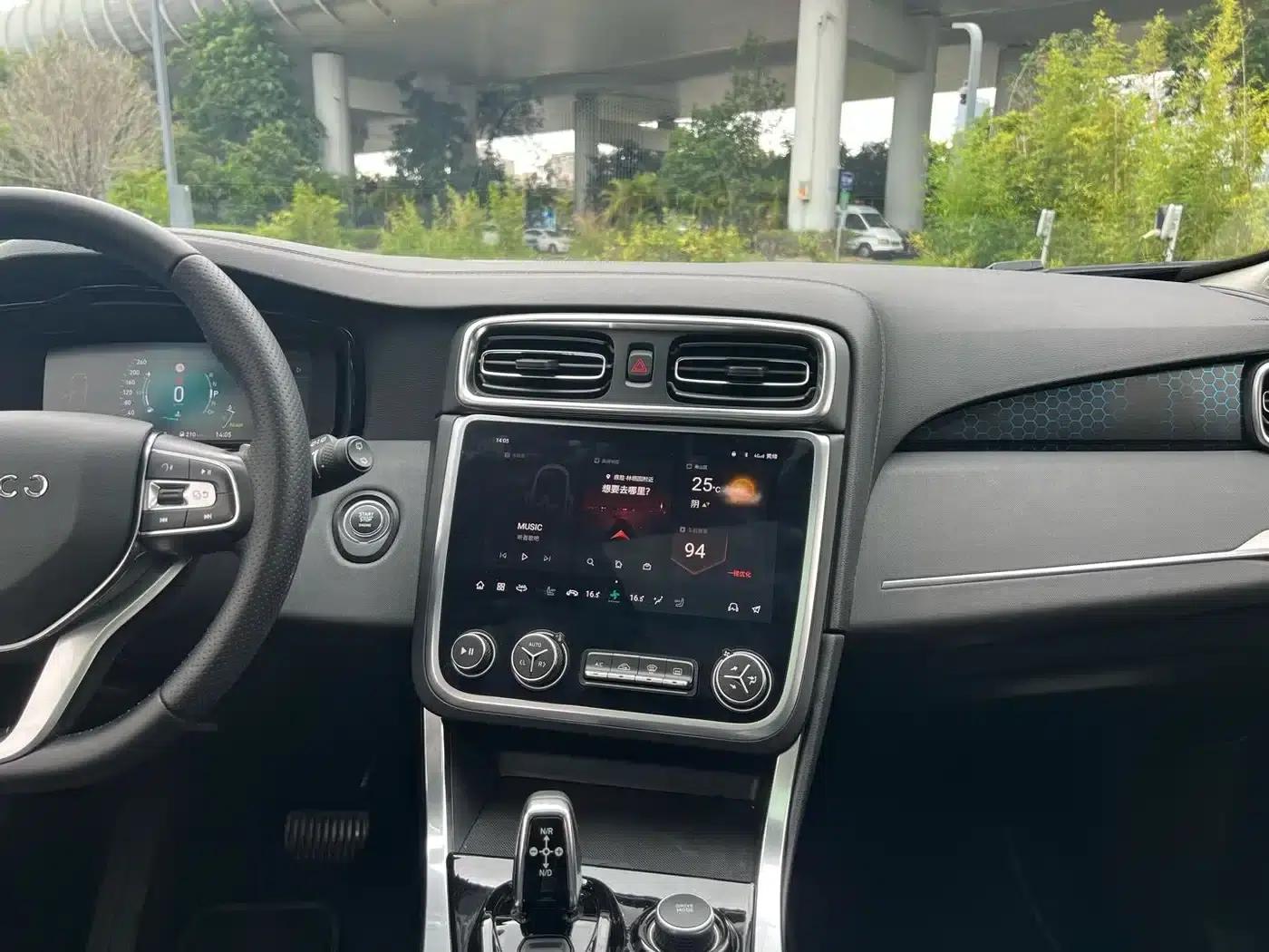 Lynk & Co 01 EM-P 2018 1.5T PHEV Pro (National V Emission Standard) — миниатюра 21