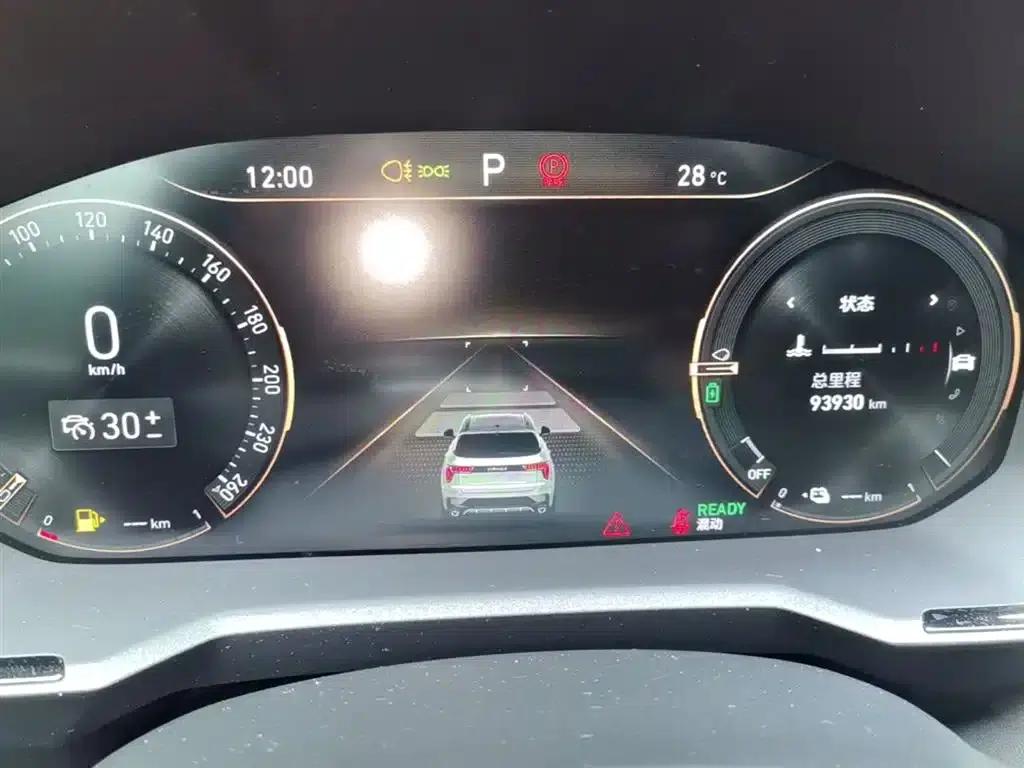 Lynk & Co 01 EM-P 2022 1.5TD PHEV Plus — миниатюра 12