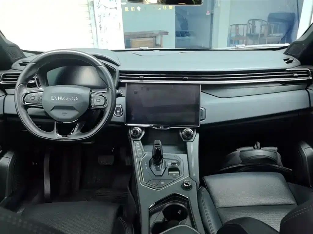 Lynk & Co 01 EM-P 2022 1.5TD PHEV Plus — миниатюра 10