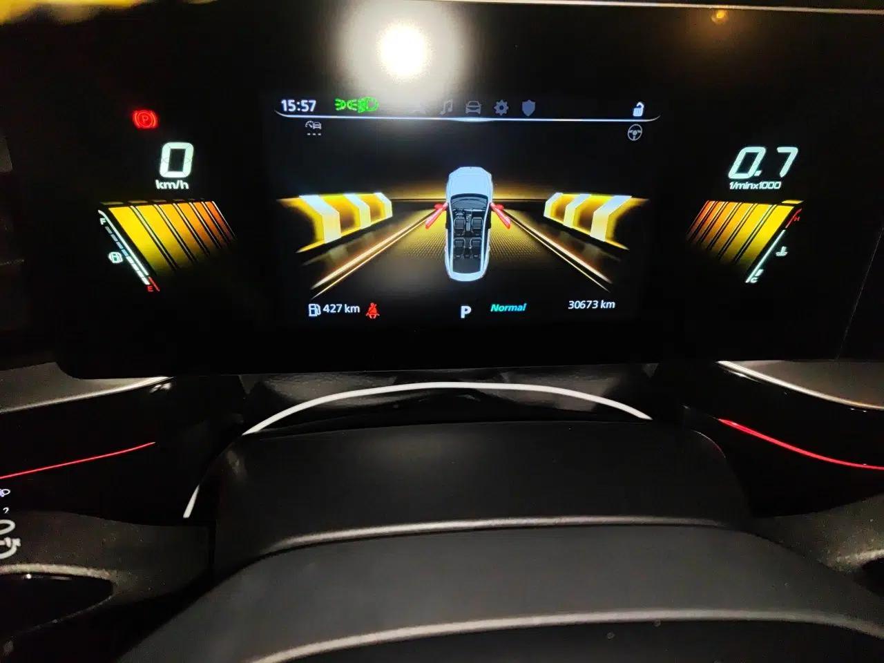 MG 5 Scorpio 2022 1.5T Trophy Sport Luxurious Edition — миниатюра 12