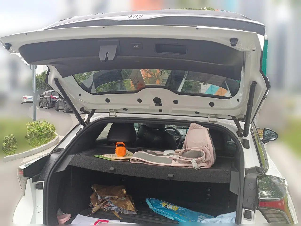 MG 4 EV 2023 415 km Range Sea-Faring Champion Edition — миниатюра 20