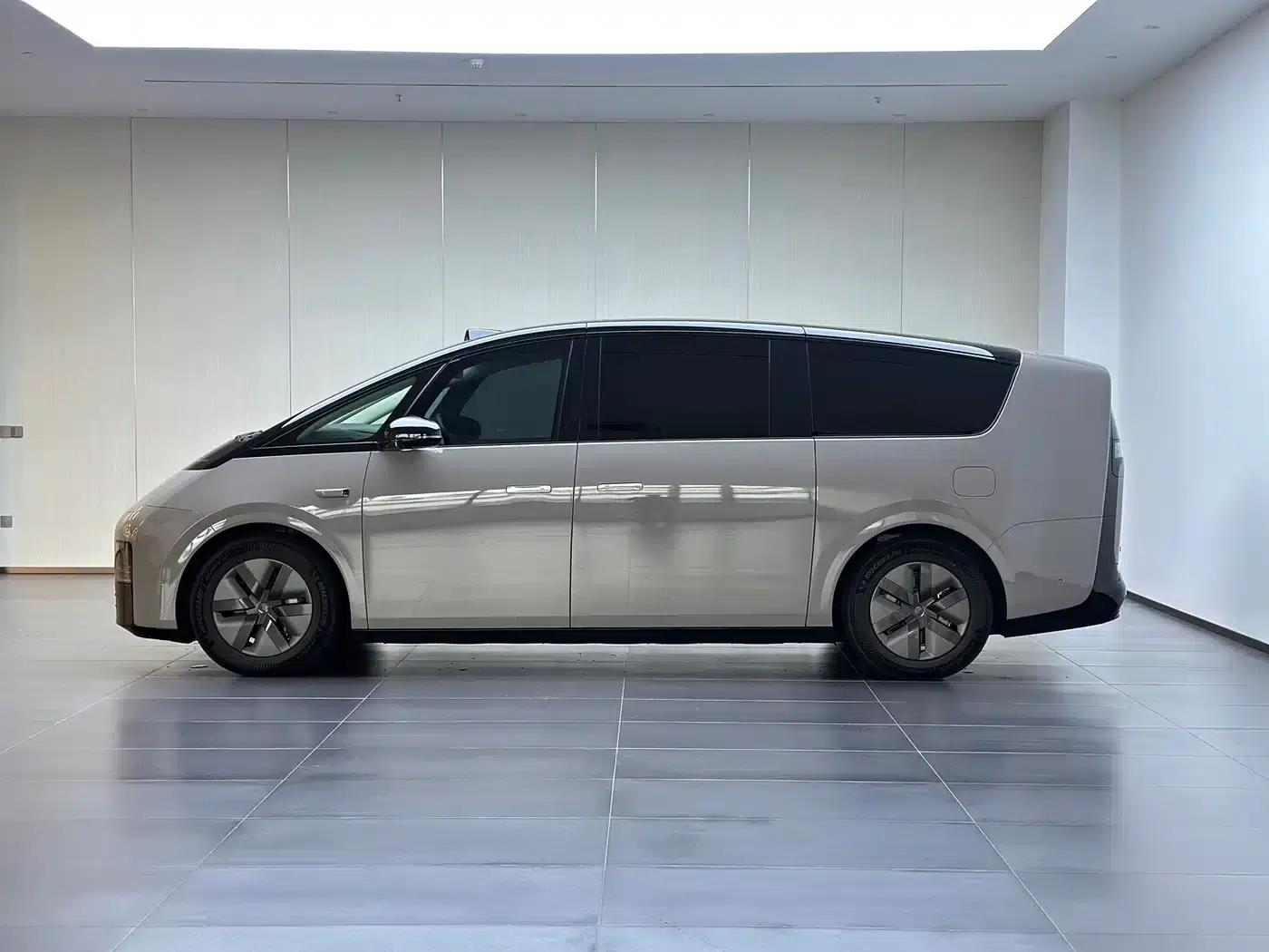 Li Auto MEGA 2024 Ultra — миниатюра 7