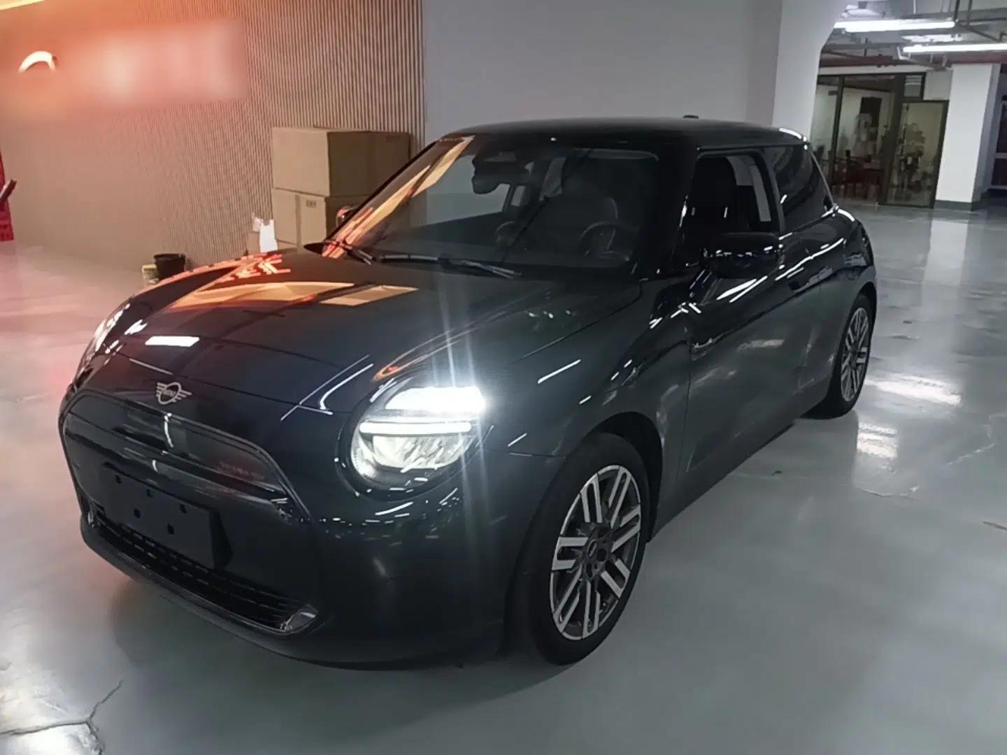 MINI Electric COOPER 2024 456km COOPER E Classic Edition — миниатюра 1