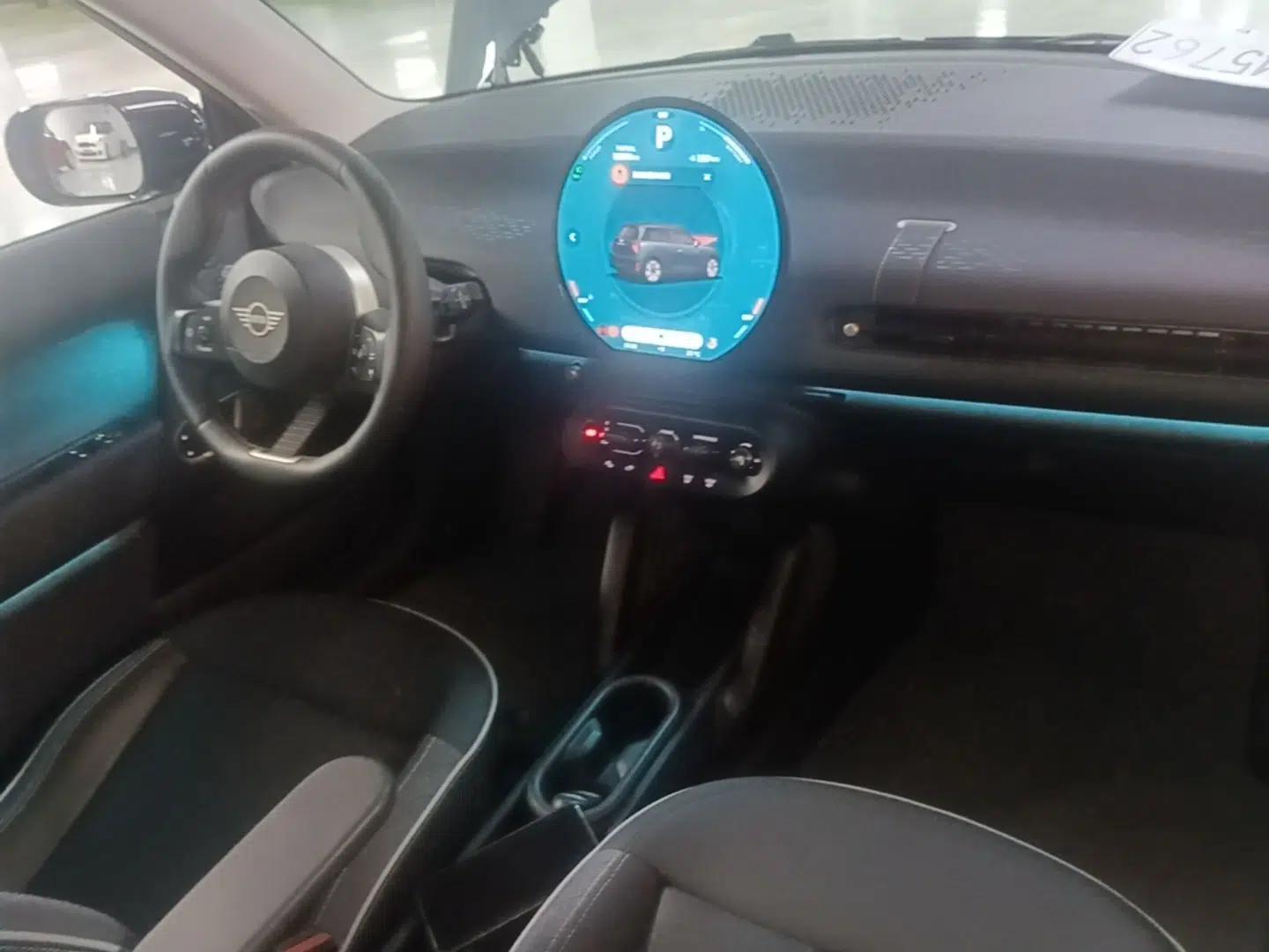 MINI Electric COOPER 2024 456km COOPER E Classic Edition — миниатюра 13