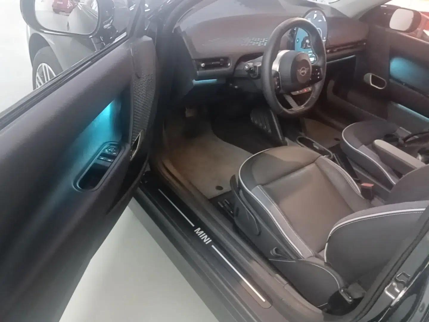MINI Electric COOPER 2024 456km COOPER E Classic Edition — миниатюра 19
