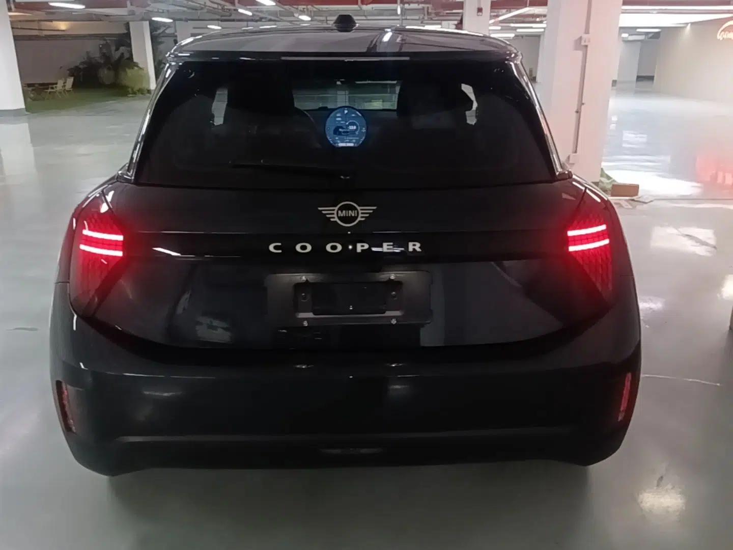 MINI Electric COOPER 2024 456km COOPER E Classic Edition — миниатюра 5