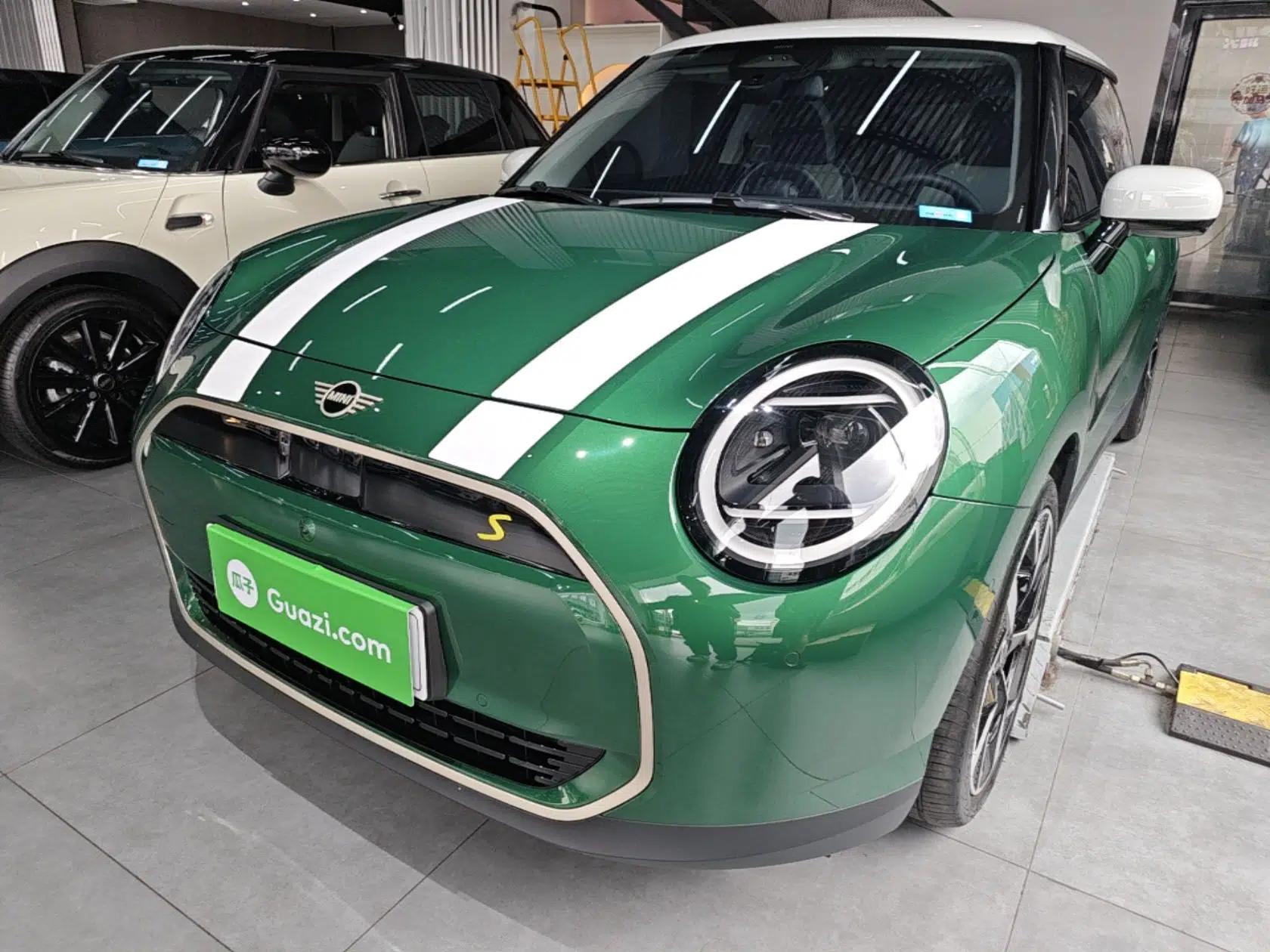 MINI Electric COOPER 2024 452km COOPER SE Artist — миниатюра 1