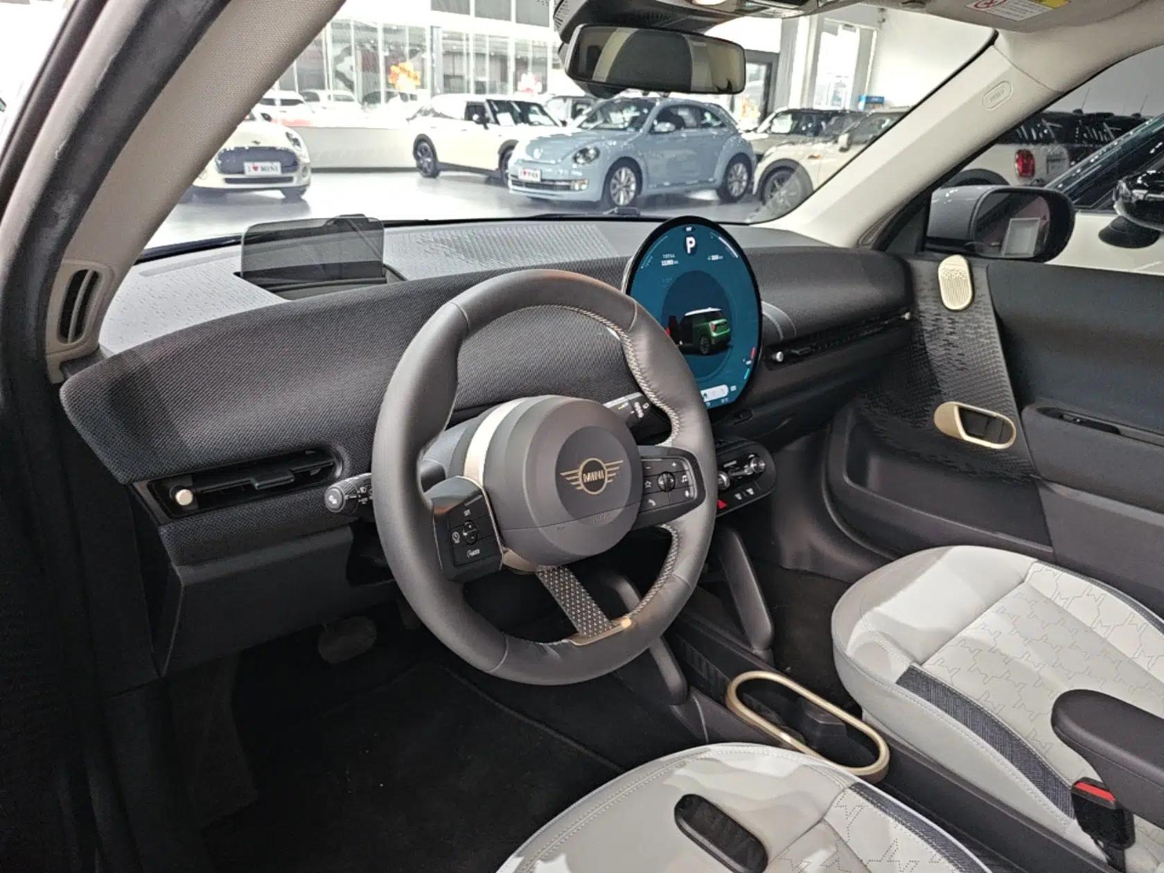 MINI Electric COOPER 2024 452km COOPER SE Artist — миниатюра 12