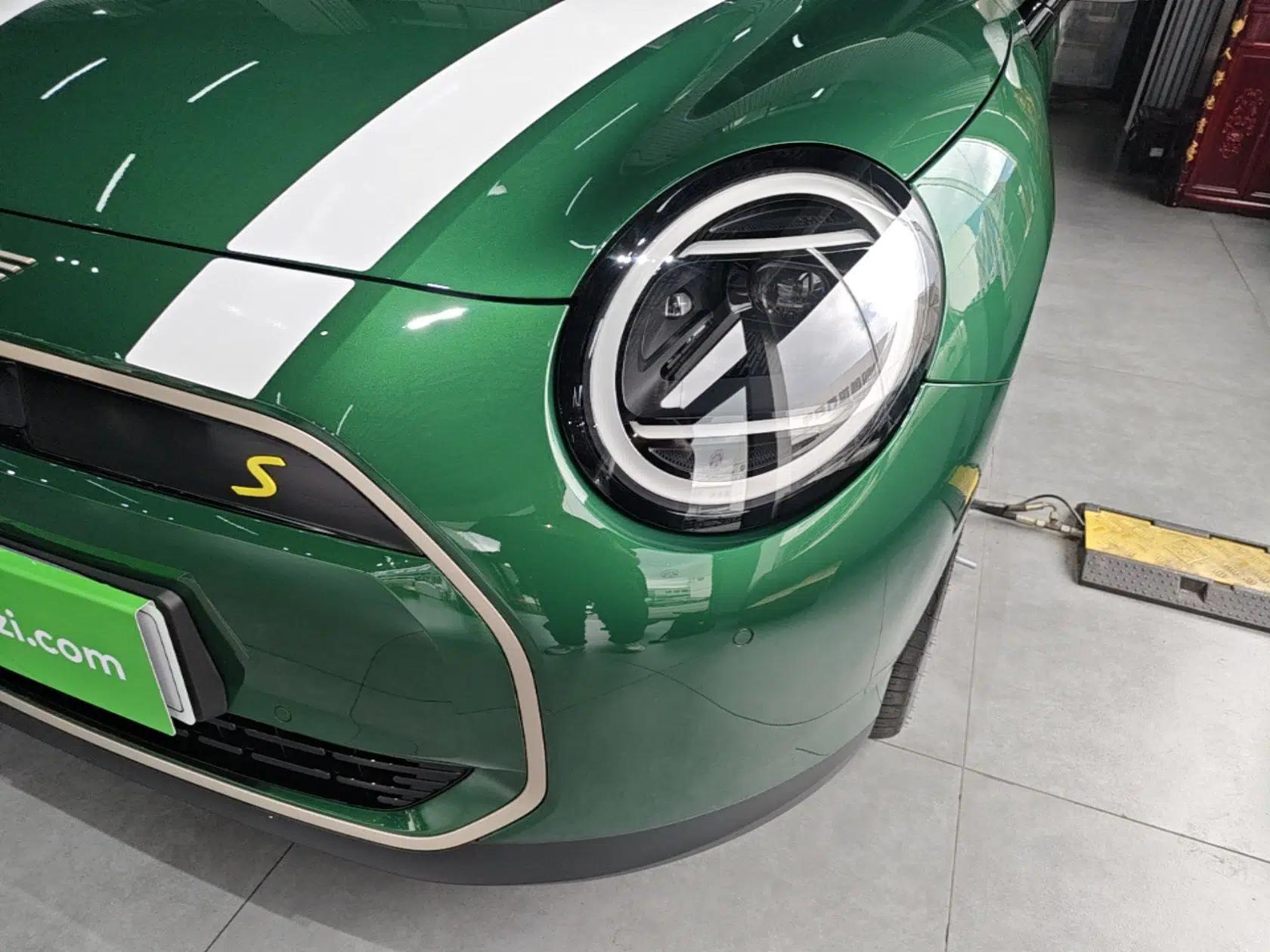 MINI Electric COOPER 2024 452km COOPER SE Artist — миниатюра 5