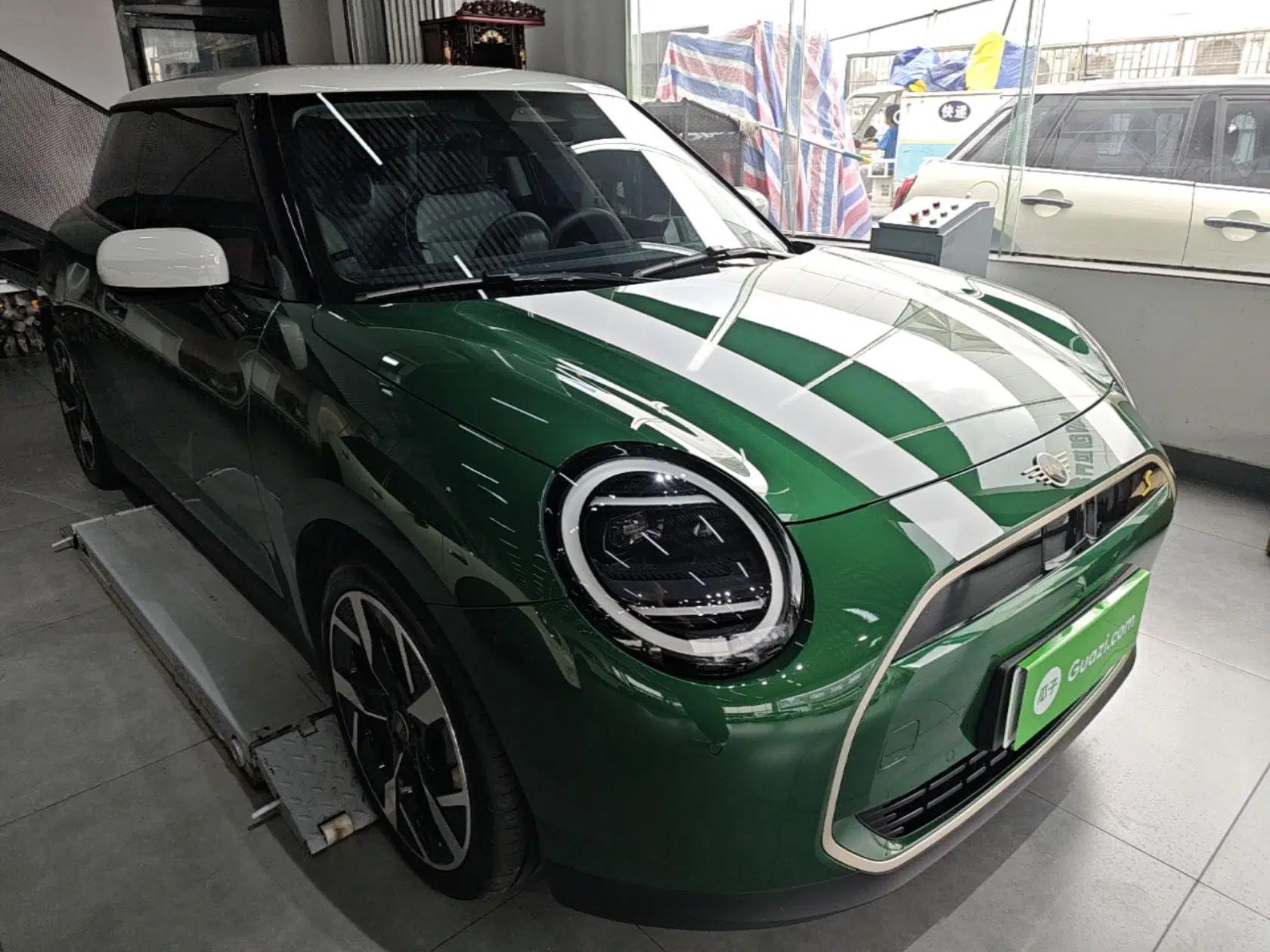 MINI Electric COOPER 2024 452km COOPER SE Artist — миниатюра 6