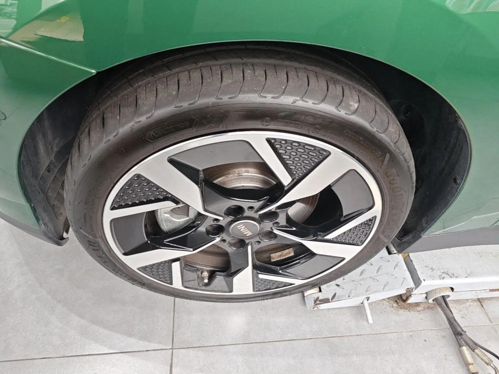MINI Electric COOPER 2024 452km COOPER SE Artist — миниатюра 9
