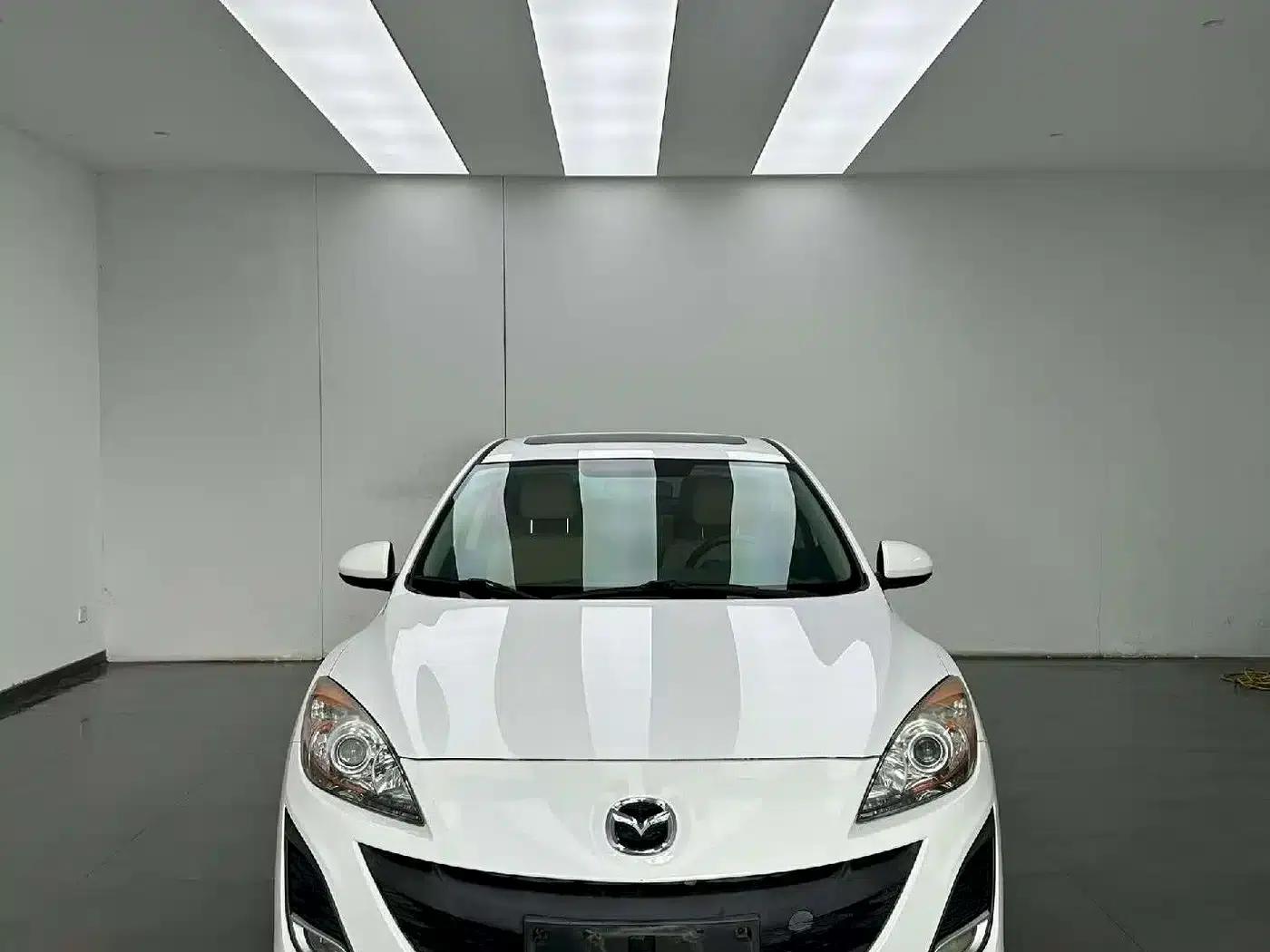 Mazda 3 Axela 2011 Sedan 1.6L Automatic Comfort — миниатюра 2